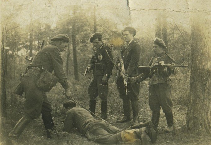 22/23 III 1952 pod Babinem w walce z czerwonym ścierwem ginie porucznik WP Stanisław Franciszek Grabowski Szalony Stasiek