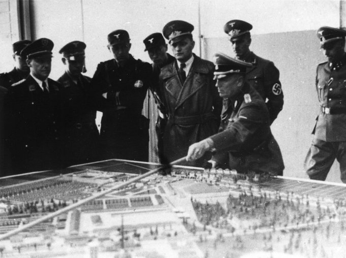 Pan Prof. Wilhelm Pfannenstiel,SS-Standartenführer Tylko patrzył na gazowanie Żydów w Niemieckim Obozie Śmierci Bełżec ...