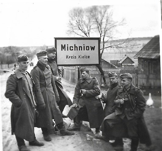 12 VII 1943 r. Niemcy spacyfikowali wieś Michniów najmłodszą ofiarą był dziewięciodniowy Stefcio Dąbrowa