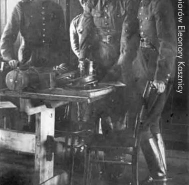 Zdjęcie SYMBOL...ćwiczenia wojskowe 1938...1 po lewej Józef Cyrankiewicz ...