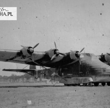 Niemiecki Messerschmitt Me 323 Gigant - największy samolot transportowy używany w II wojnie światowej.