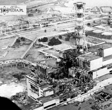 Elektrownia w Czarnobylu tuż po wybuchu reaktora.