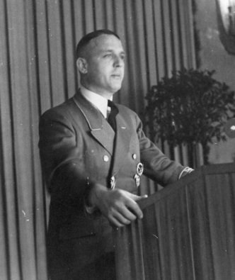 Pan Josef Krämer starosta krakowski Josef Krämer razem ze swoim mentorem Otto von Wächterem budowali niemiecki Kraków ...
