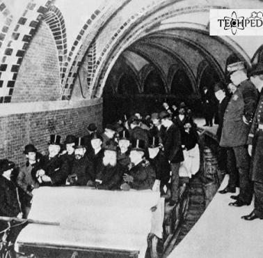 Pierwsi pasażerowie metra w Nowym Jorku