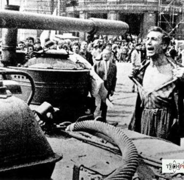 Wojska Układu Warszawskiego pacyfikują Pragę.