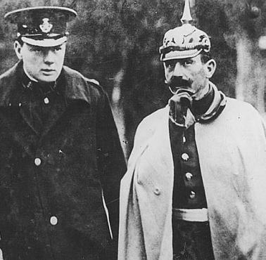 Winston Churchill z ostatnim cesarzem Niemiec i królem Prus Wilhelmem II podczas manewrów w Rzeszy.