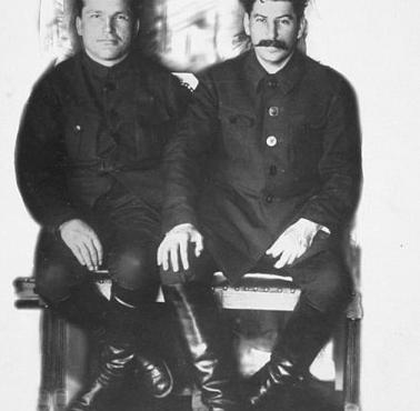 Siergiej Kirow i Stalin. W 1934 roku Kirow zostaje zastrzelony w Moskwie przez bolszewika Leonida Nikołajewa.