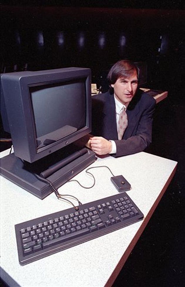 Steve Jobs prezentuje komputer swojej firmy NeXT - NeXTstation (San Francisco, USA).