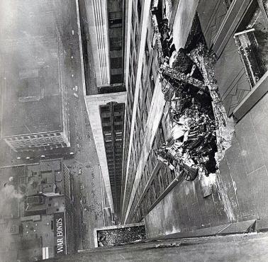 Miejsce w wieżowcu Empire State Building, gdzie podczas mgły uderzył bombowiec B-25 (Nowy Jork).