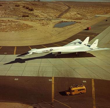 North American Aviation XB-70 Valkyrie - stratosferyczny bombowiec strategiczny