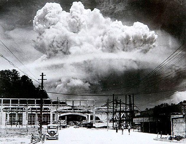 Grzyb atomowy nad Nagasaki (Japonia)