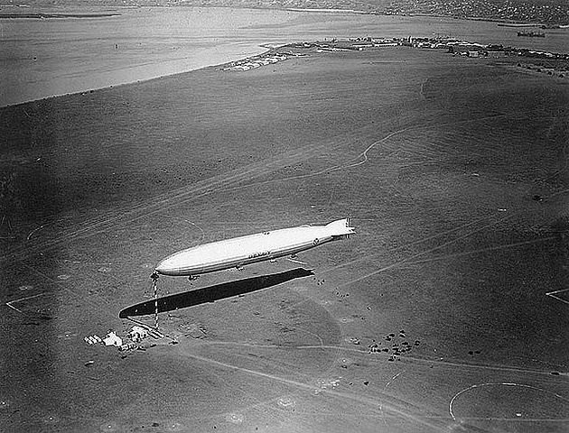 USS Shenandoah zacumowany w San Diego.