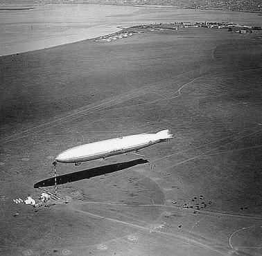 USS Shenandoah zacumowany w San Diego.