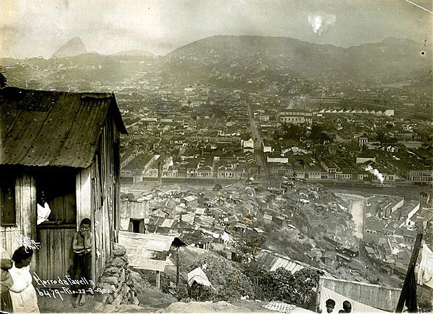 Widok z dzielnicy nędzy (Fawela) na Rio de Janeiro