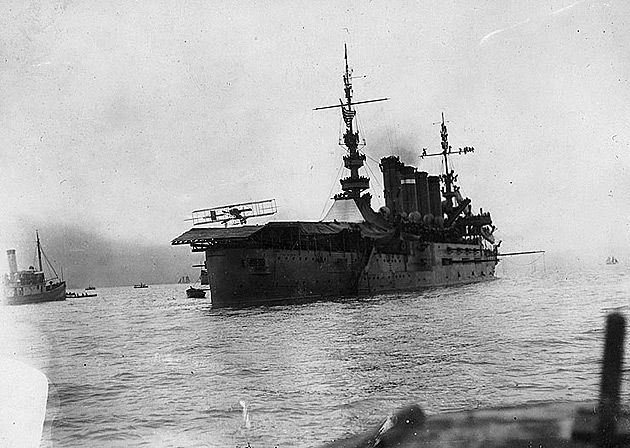 Testowy start samolotu z pokładu pancernika USS Pennsylvania (port w San Francisco).