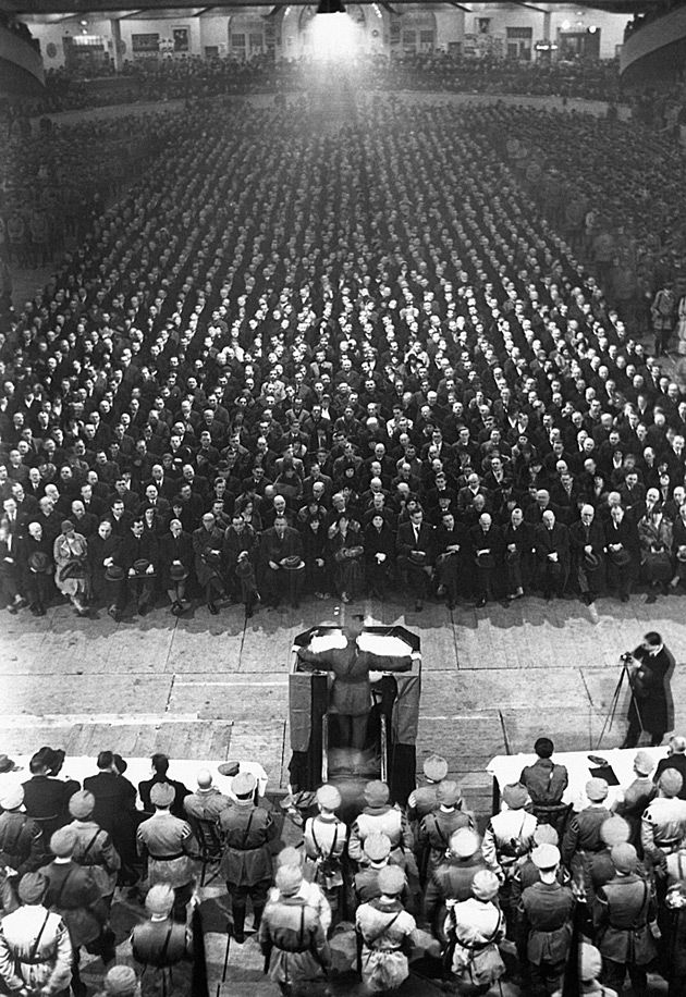 Zjazd partii Reichsbanner Schwarz-Rot-Gold, politycznych przeciwników narodowych socjalistów NSDAP.