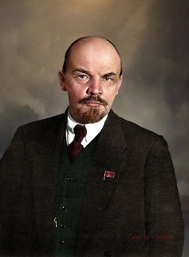 Rok 1918-1919 - twórca jednego z najbardziej ludobójczych systemów w historii - Lenin.