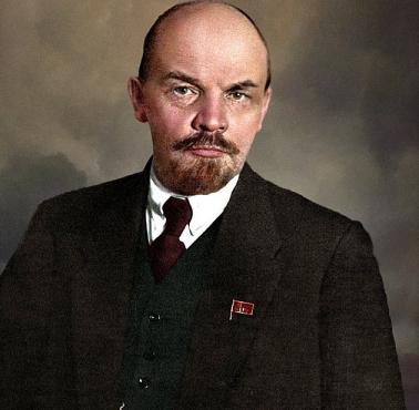 Rok 1918-1919 - twórca jednego z najbardziej ludobójczych systemów w historii - Lenin.