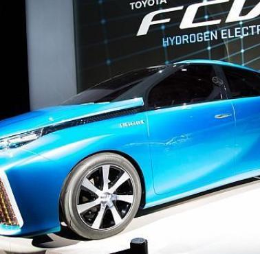 Toyota - concept car FCV (fuel cell vehicle)